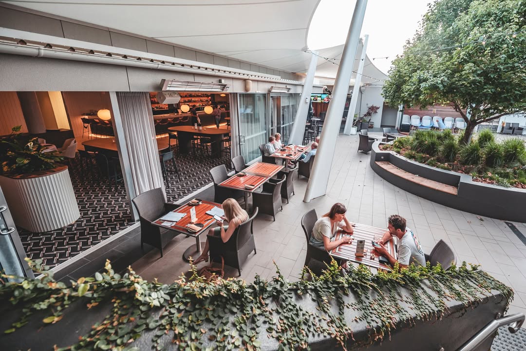 Featured image for “Spring Cocktails & Courtyard Catch-Ups: Daily Specials at Kitty’s Bar”